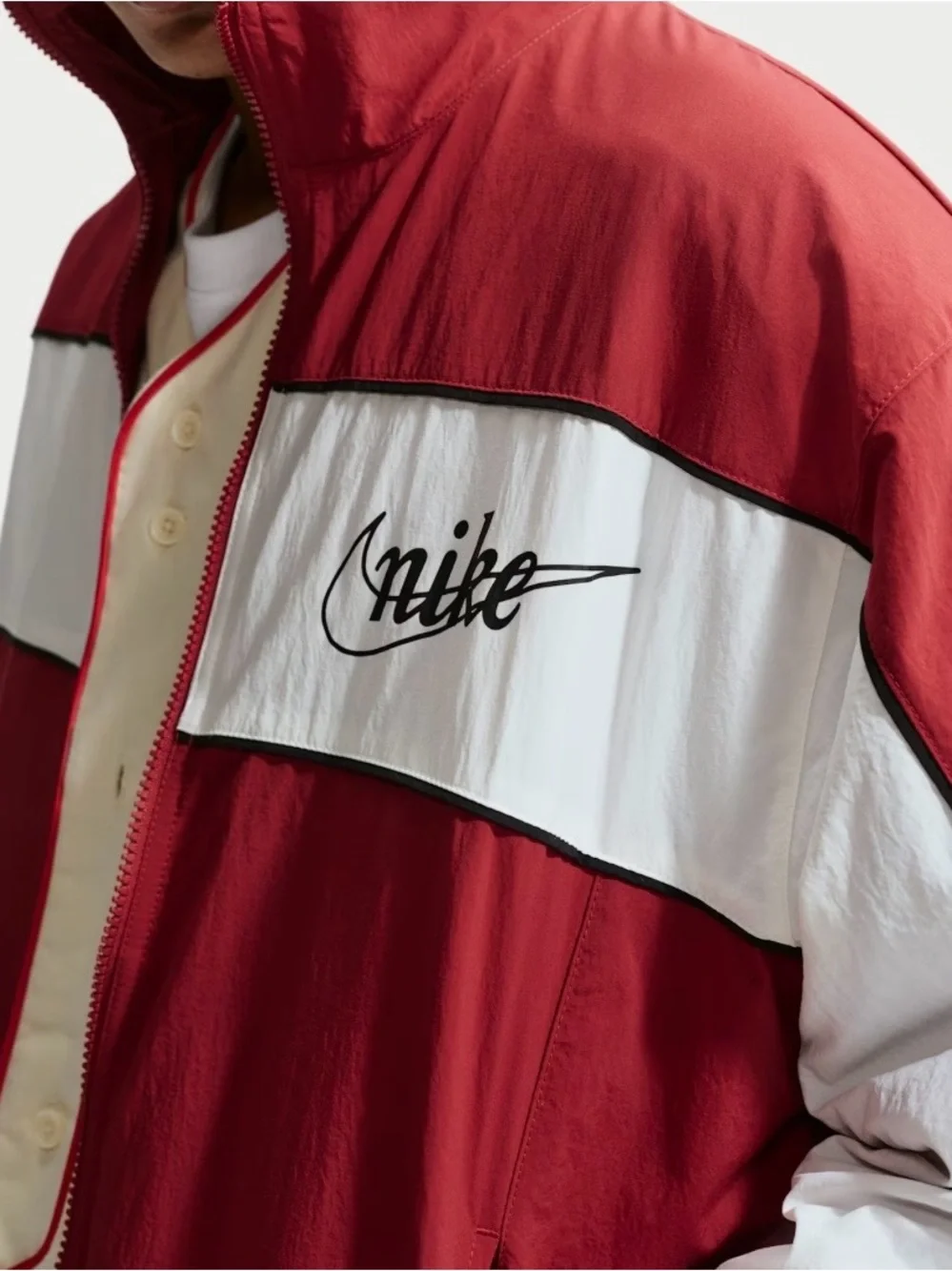 Nike Sportswear Club Lightweight Full-Zip Men’s Jacket in red and white Size M